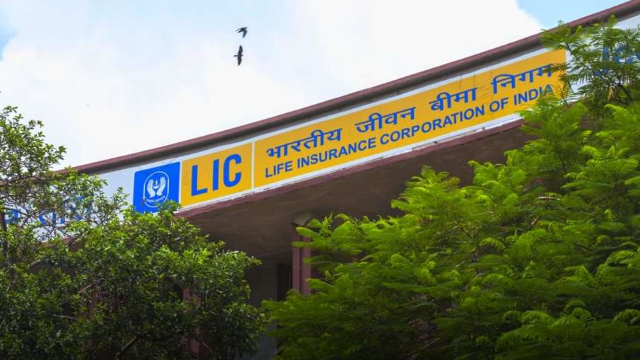 LIC WhatApp Service! Policyholders got a lot of benefit from the launch of LIC's WhatsApp service, know here the easy way to use it LIC WhatApp Service! Policyholders got a lot of benefit from the launch of LIC's WhatsApp service, know here the easy way to use it