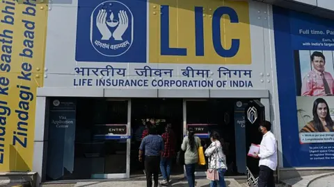 LIC New Policy: This new policy of LIC for your children, you will get huge returns along with insurance. LIC New Policy: This new policy of LIC for your children, you will get huge returns along with insurance.